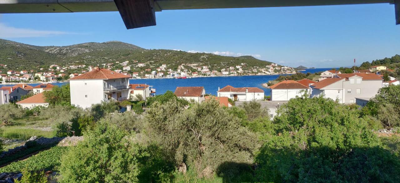 Guest House Maslina Vinišće Zewnętrze zdjęcie