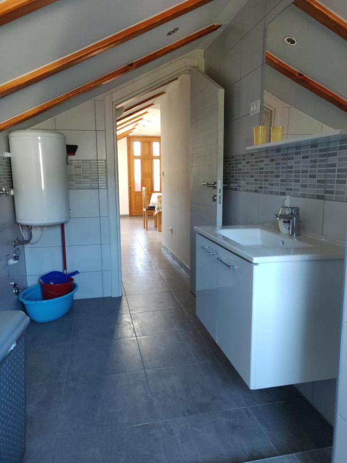 Guest House Maslina Vinišće Zewnętrze zdjęcie